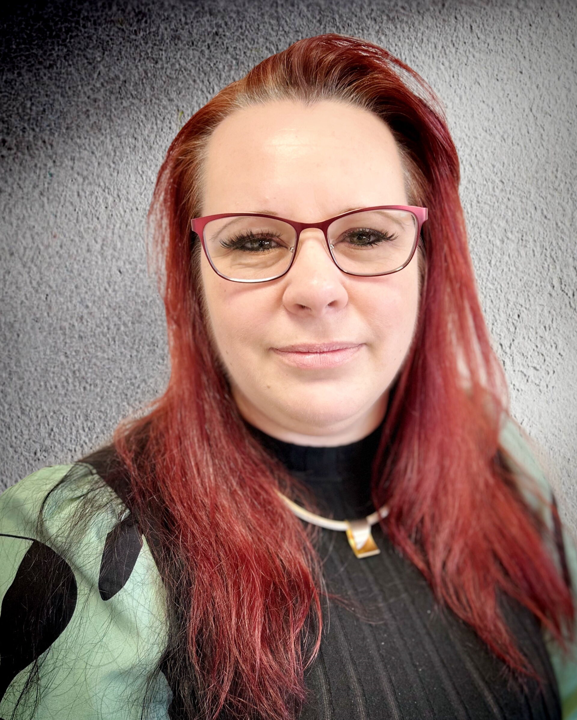 Porträt von Mitarbeiter J. B. aus dem Jahr 2024 im Team der Kirschauer Textil GmbH