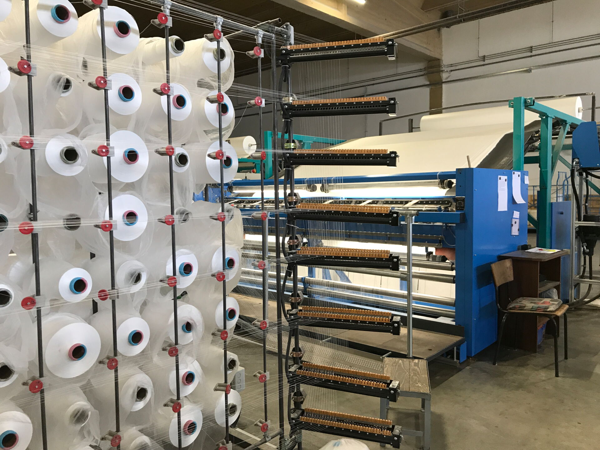 Nähwirkmaschine System Maliwatt bei der effizienten Herstellung von robustem Nähwirkvlies
