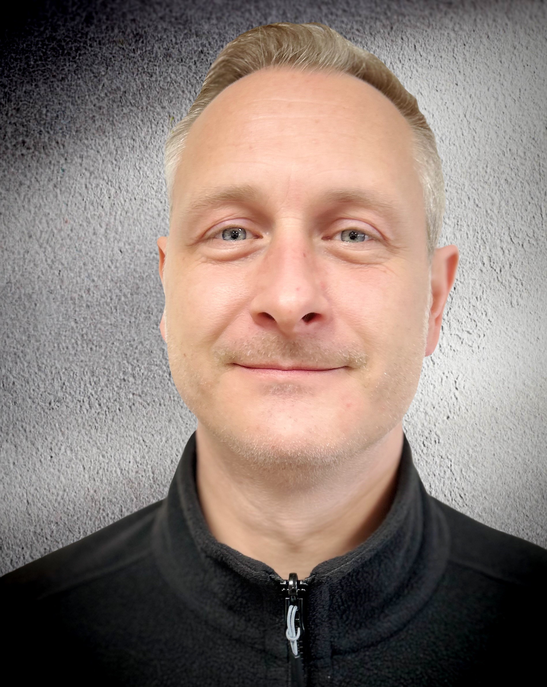 Porträt von Mitarbeiter S. H. aus dem Jahr 2024 im Team der Kirschauer Textil GmbH