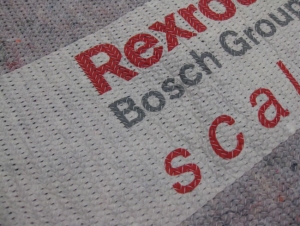 Bedrucken von Decken: Individuelle Werbung auf Decken mit Schriftzug oder Logo